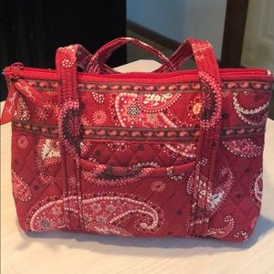 Vera Bradley retired Red Mesa Tote